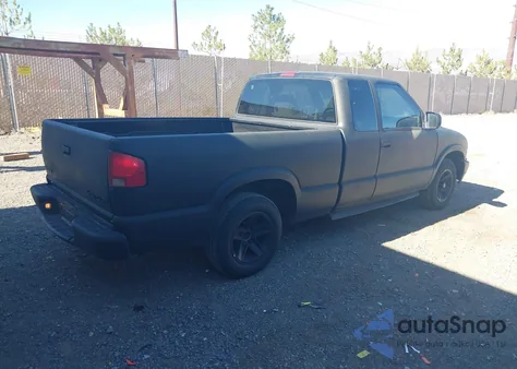 2001 Chevrolet S-10 Ls из США, поврежденный, VIN 1GCCS195718237356